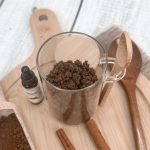 DIY body scrub with coffe and coconut oil