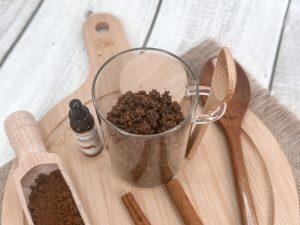 DIY body scrub with coffe and coconut oil